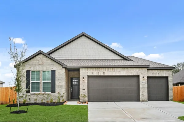 $324,900 | 1211 Avenue M, Bay City, TX 77414