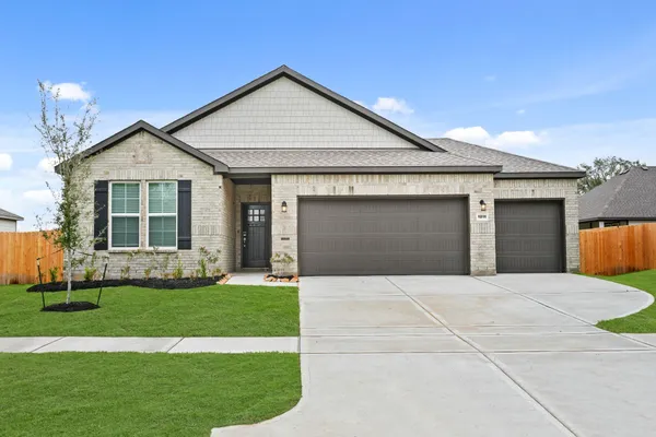 $324,900 | 1211 Avenue M, Bay City, TX 77414