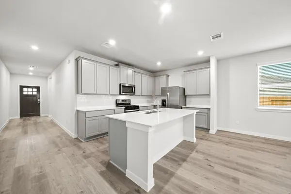 $324,900 | 1211 Avenue M, Bay City, TX 77414
