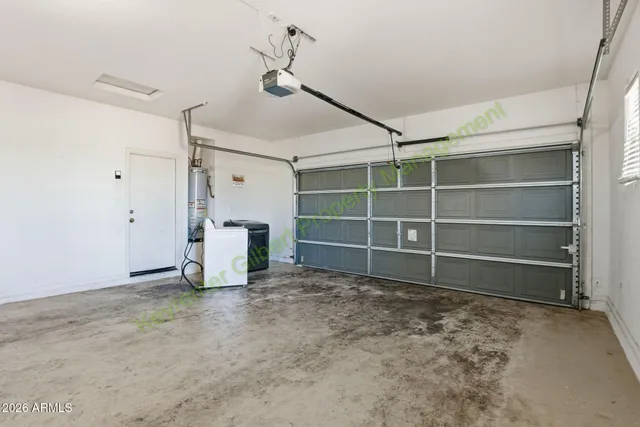 $2,600 | 1621 South Starling Drive, Gilbert, AZ 85295