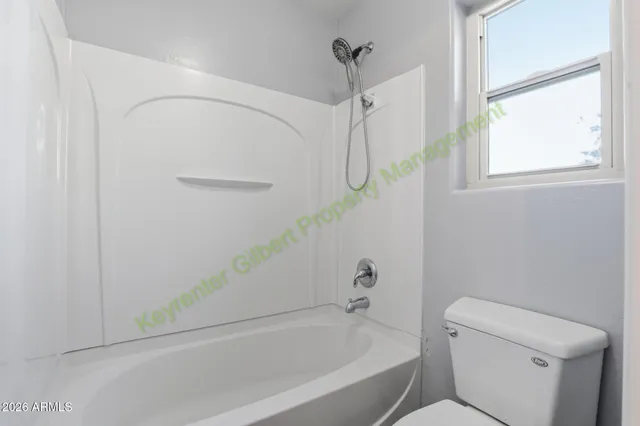 $2,600 | 1621 South Starling Drive, Gilbert, AZ 85295