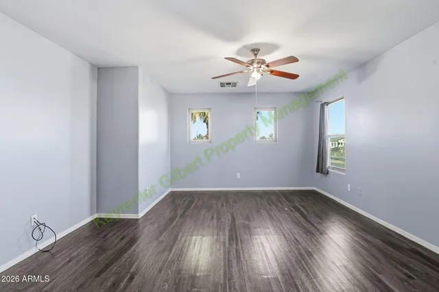 $2,600 | 1621 South Starling Drive, Gilbert, AZ 85295