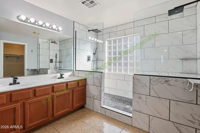 $2,600 | 1621 South Starling Drive, Gilbert, AZ 85295