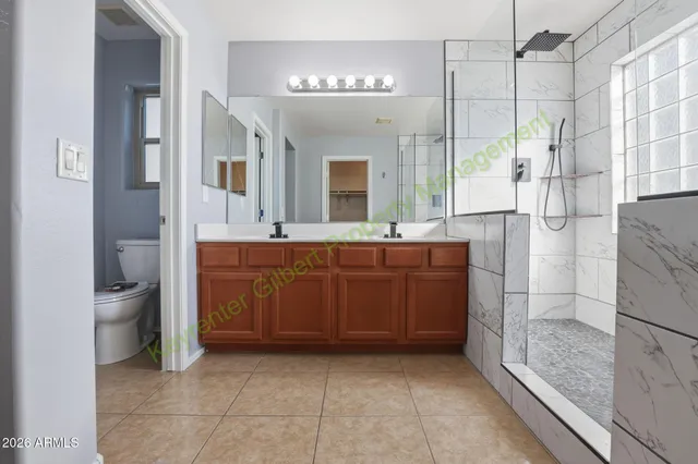 $2,600 | 1621 South Starling Drive, Gilbert, AZ 85295