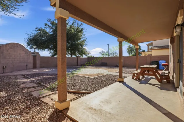 $2,600 | 1621 South Starling Drive, Gilbert, AZ 85295
