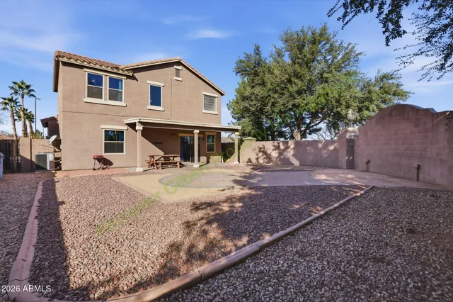 $2,600 | 1621 South Starling Drive, Gilbert, AZ 85295