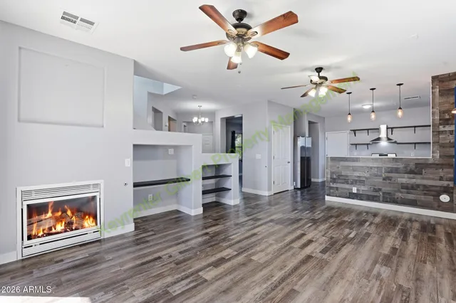 $2,600 | 1621 South Starling Drive, Gilbert, AZ 85295