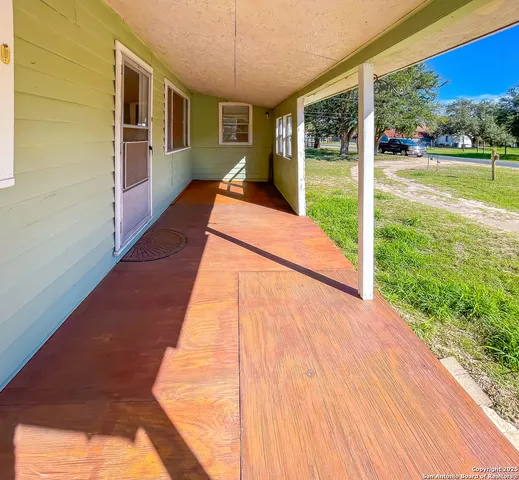 a view of an outdoor space