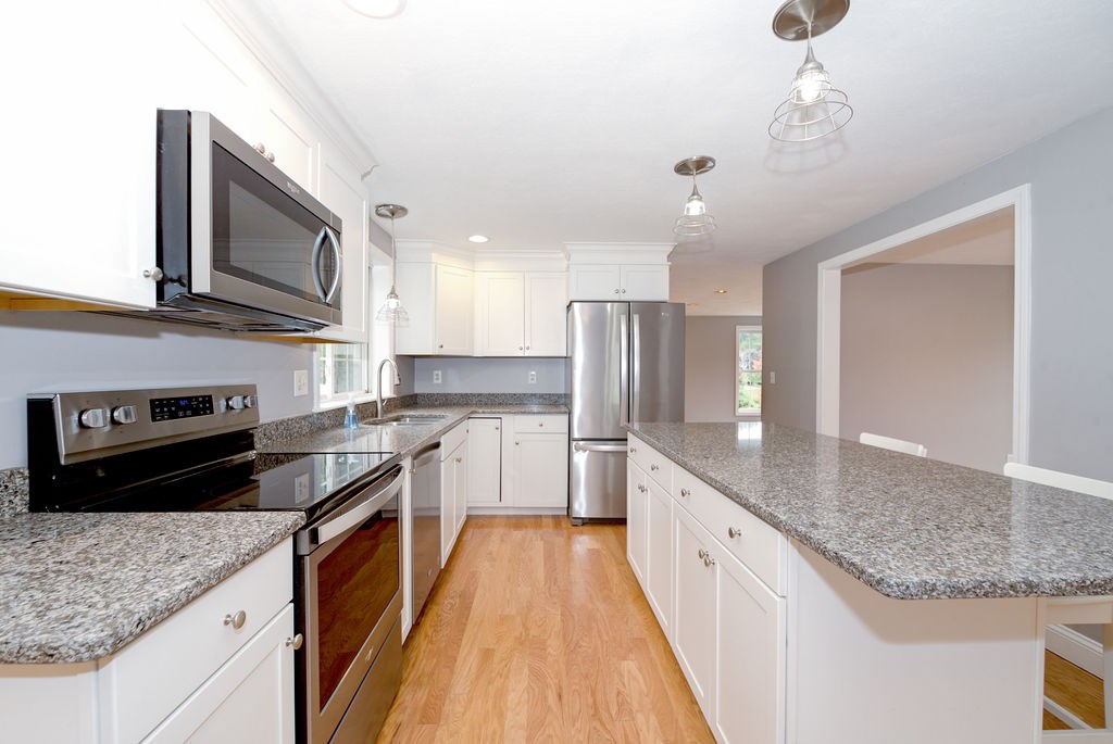 9 Saddleback Road Londonderry, NH 03053 - Photo 8 of 40 Gallery Image 8