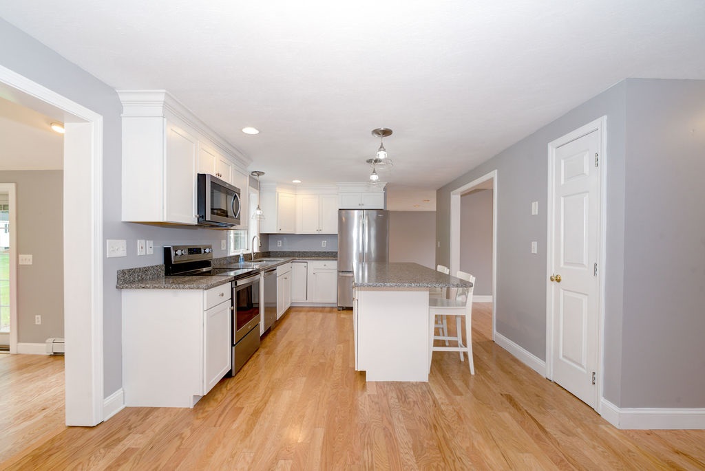 9 Saddleback Road Londonderry, NH 03053 - Photo 10 of 40 Gallery Image 10
