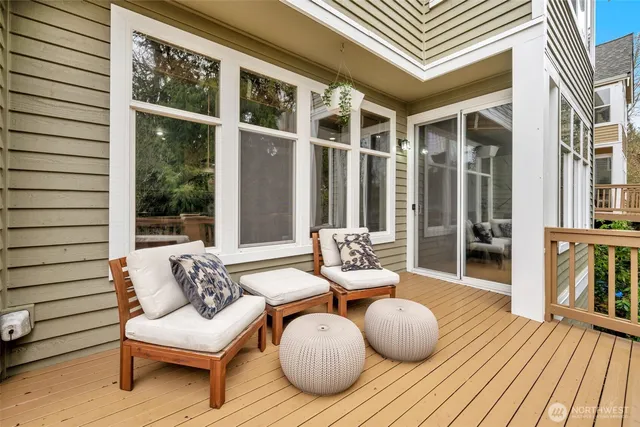 $949,950 | 6441 Southeast Cougar Mountain Way, Bellevue, WA 98006