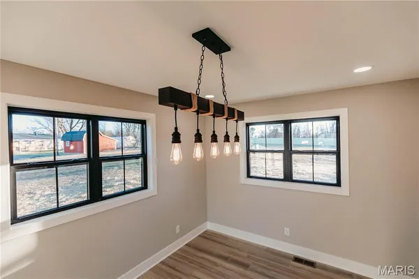 $420,000 | 30963 North 63rd Highway, Vienna, MO 65582