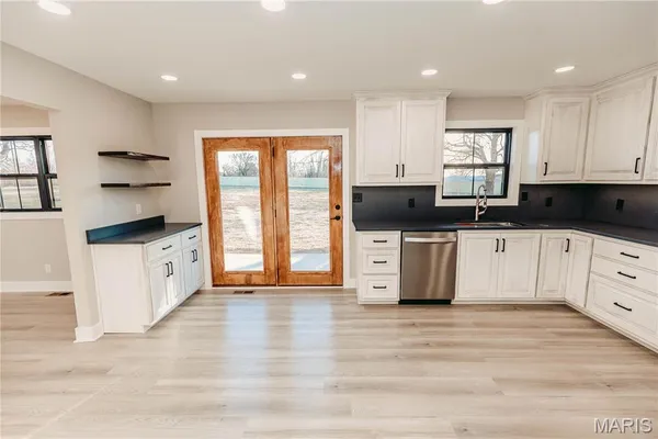 $420,000 | 30963 North 63rd Highway, Vienna, MO 65582