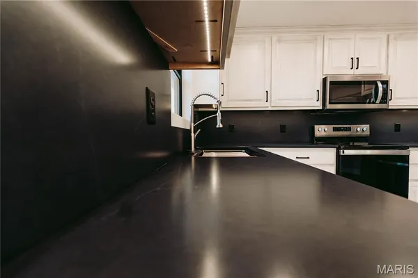 $420,000 | 30963 North 63rd Highway, Vienna, MO 65582