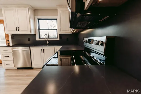 $420,000 | 30963 North 63rd Highway, Vienna, MO 65582