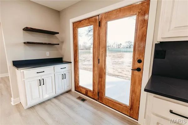 $420,000 | 30963 North 63rd Highway, Vienna, MO 65582