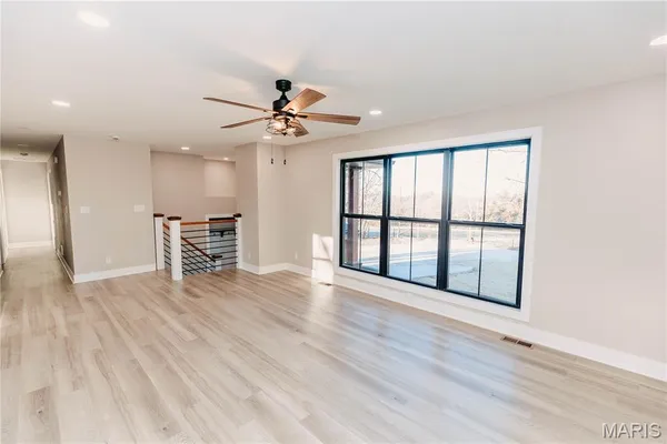 $420,000 | 30963 North 63rd Highway, Vienna, MO 65582