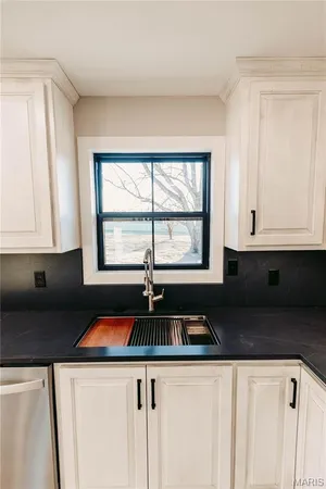 $420,000 | 30963 North 63rd Highway, Vienna, MO 65582