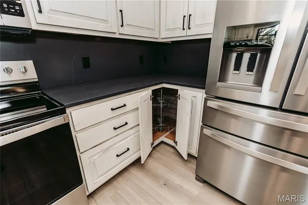 $420,000 | 30963 North 63rd Highway, Vienna, MO 65582