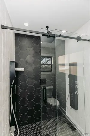 $420,000 | 30963 North 63rd Highway, Vienna, MO 65582