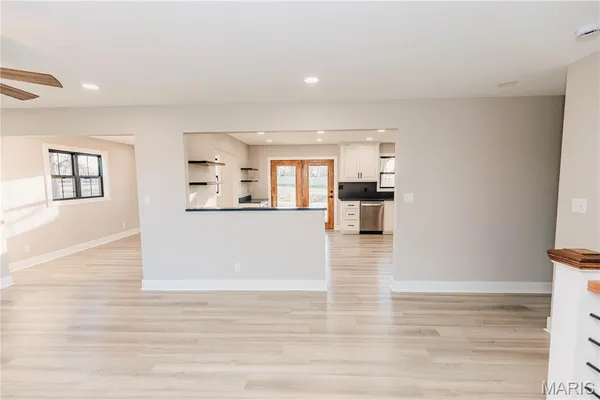 $420,000 | 30963 North 63rd Highway, Vienna, MO 65582