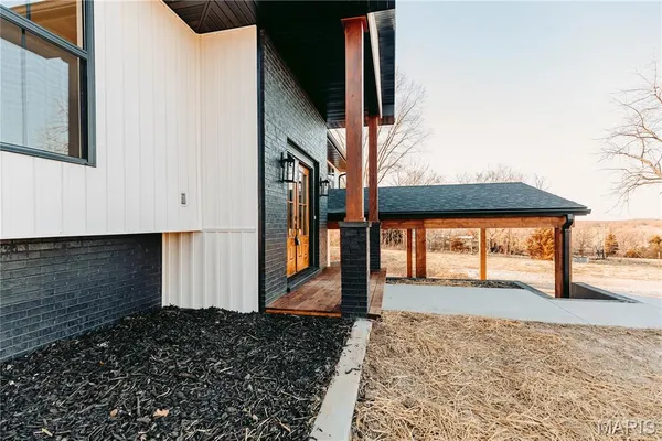 $420,000 | 30963 North 63rd Highway, Vienna, MO 65582