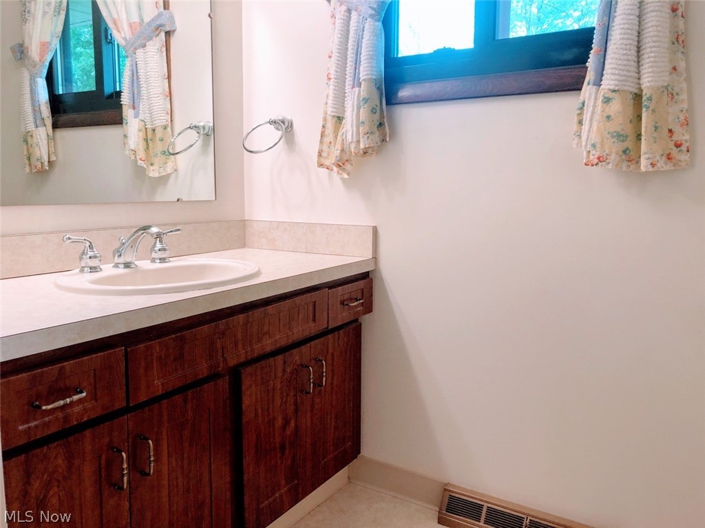 10316 Thwing Road Chardon, OH 44024 - Photo 14 of 18 Gallery Image 14