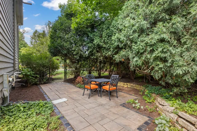 $830,000 | 816 Spindletree Avenue, Naperville, IL 60565