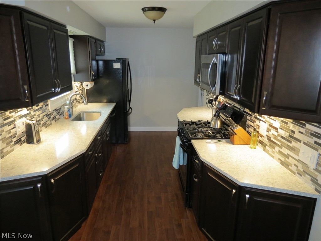 3017 Dentzler Road Parma, OH 44134 - Photo 13 of 21
