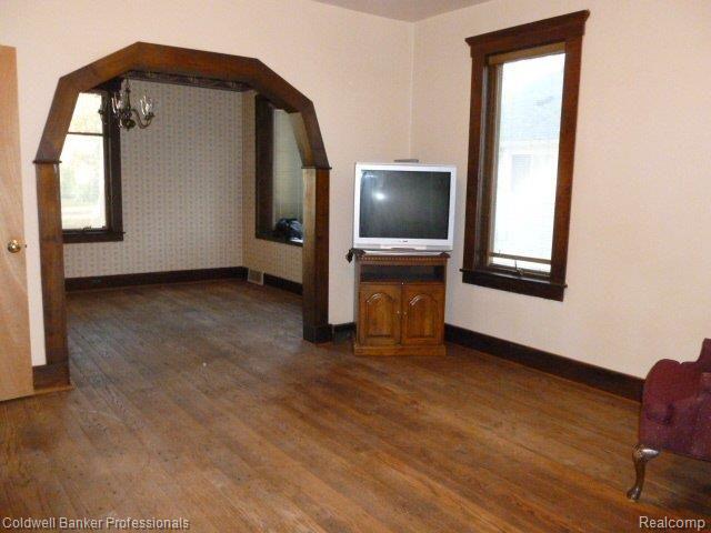 Living Room.jpg