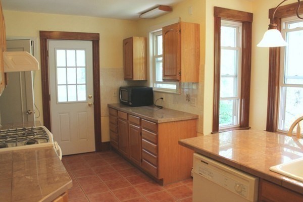 37 Spring Street, Unit 37 Lexington, MA 02421 - Photo 6 of 20