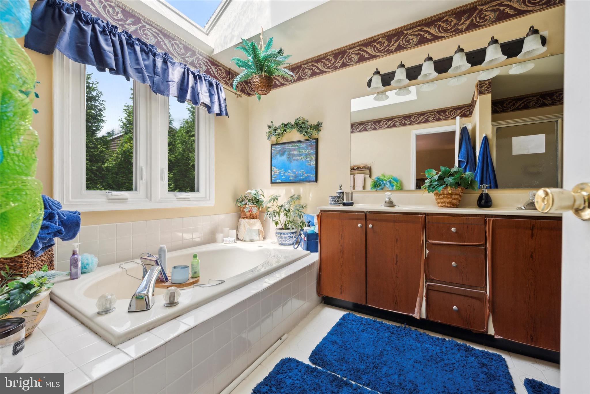 235 Fox Run Exton, PA 19341 - Photo 11 of 19 Main Bathroom