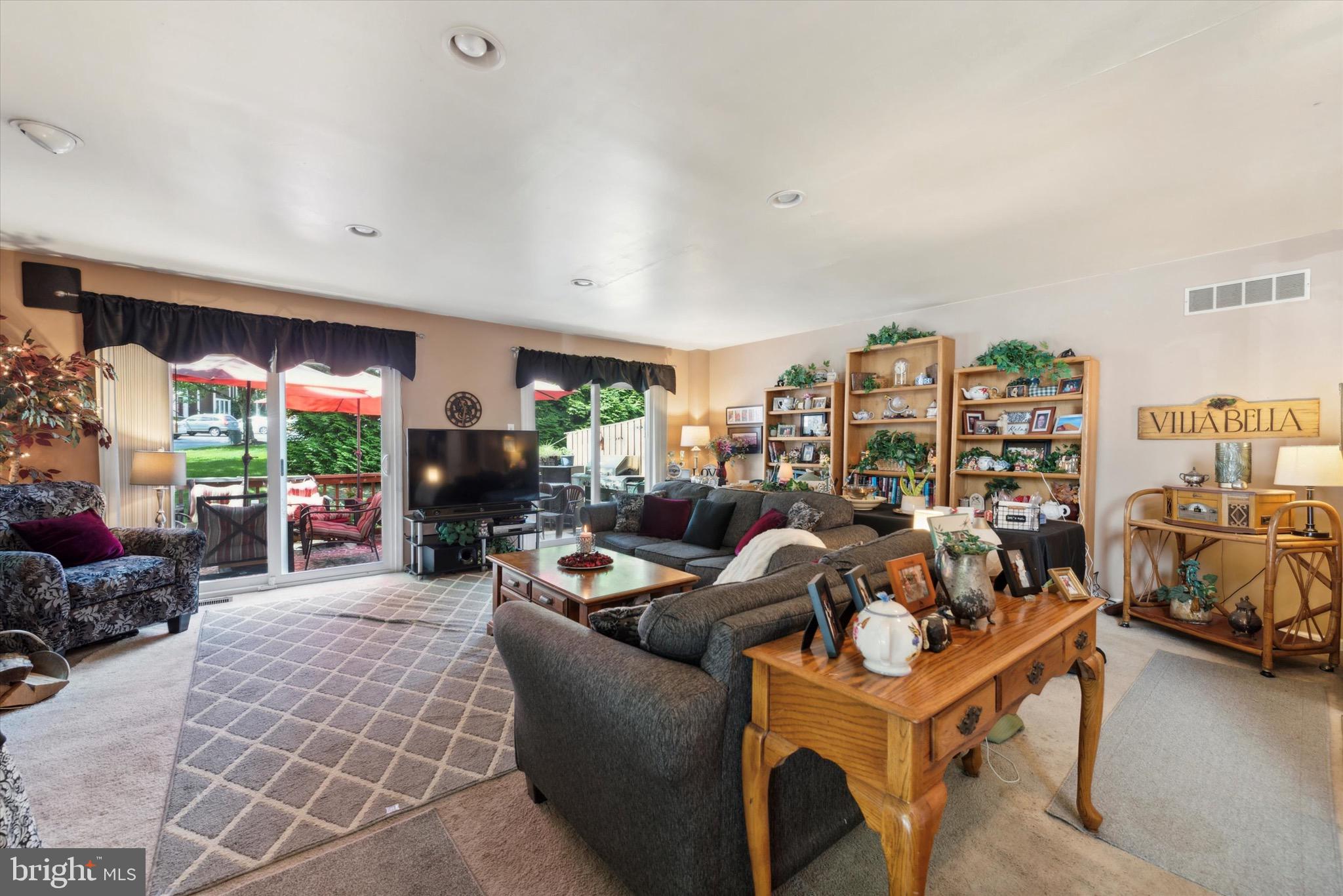 235 Fox Run Exton, PA 19341 - Photo 4 of 19