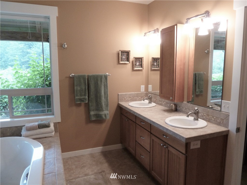 5399 Island View Way Bow, WA 98232 - Photo 15 of 24 Gallery Image 15