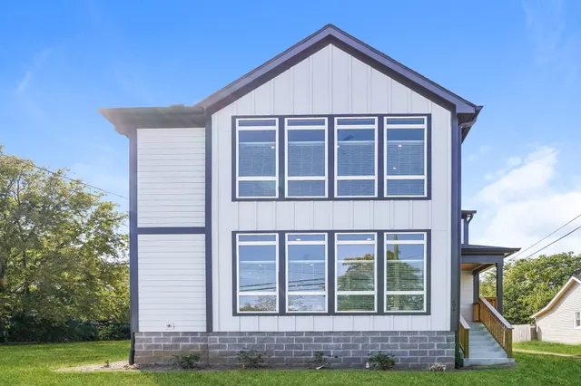 $3,020 | 606 26th Avenue North, Nashville, TN 37209