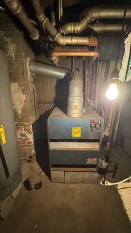 a view of utility room