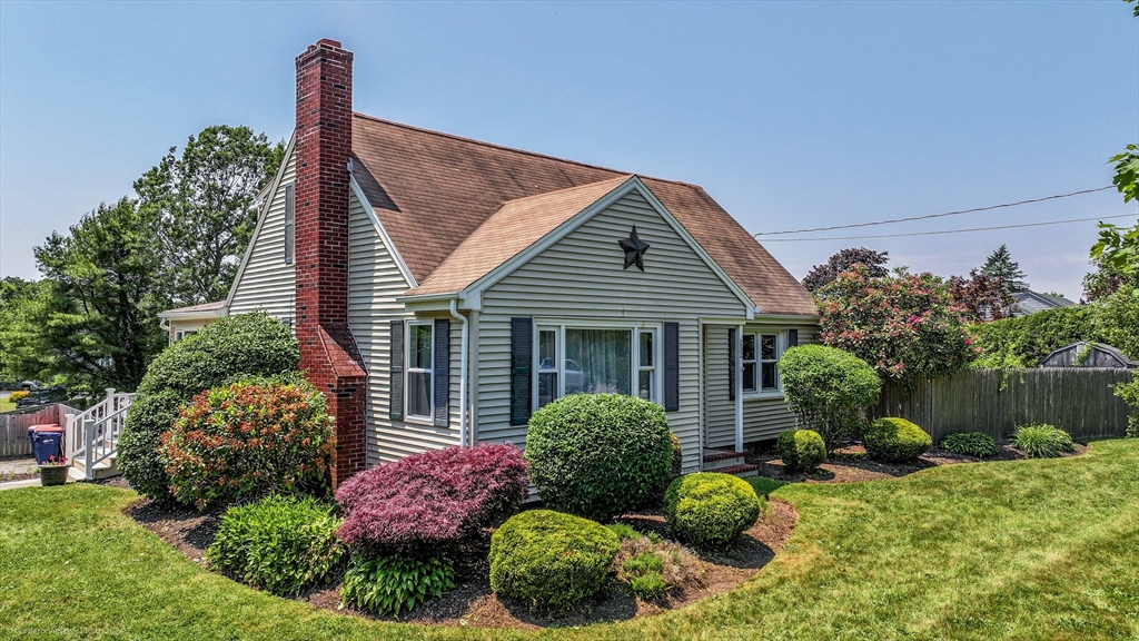 152 Alden Road Fairhaven, MA 02719 - Photo 3 of 29 a view of a house with backyard and garden