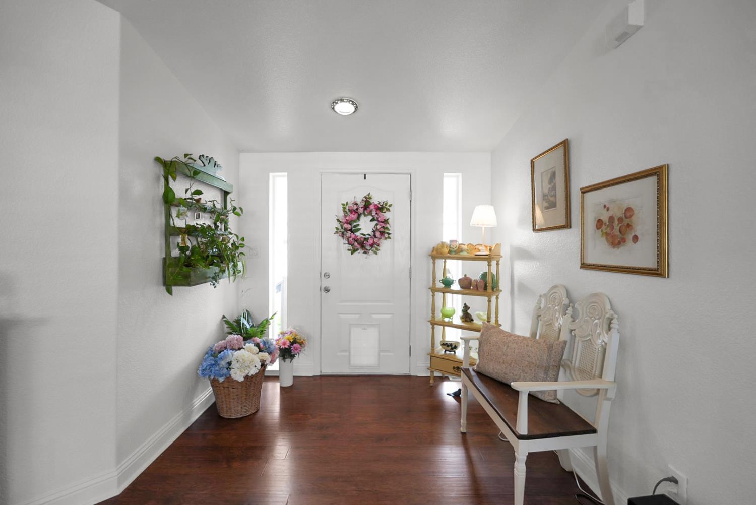 1459 Standiford, Unit 92 Modesto, CA 95350 - Photo 18 of 19 a living room with furniture and wooden floor