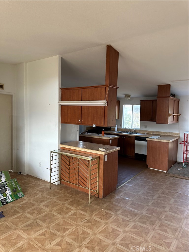 43043 Ardia Road Hemet, CA 92544 - Photo 36 of 53 Kitchen.