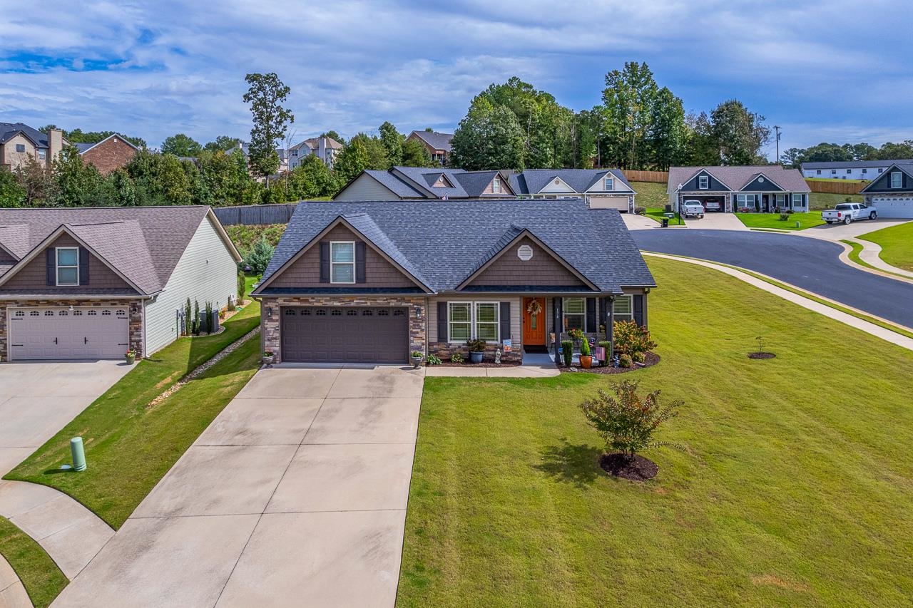 174 Mistwood Lane Boiling Springs, SC 29316 - Photo 2 of 32