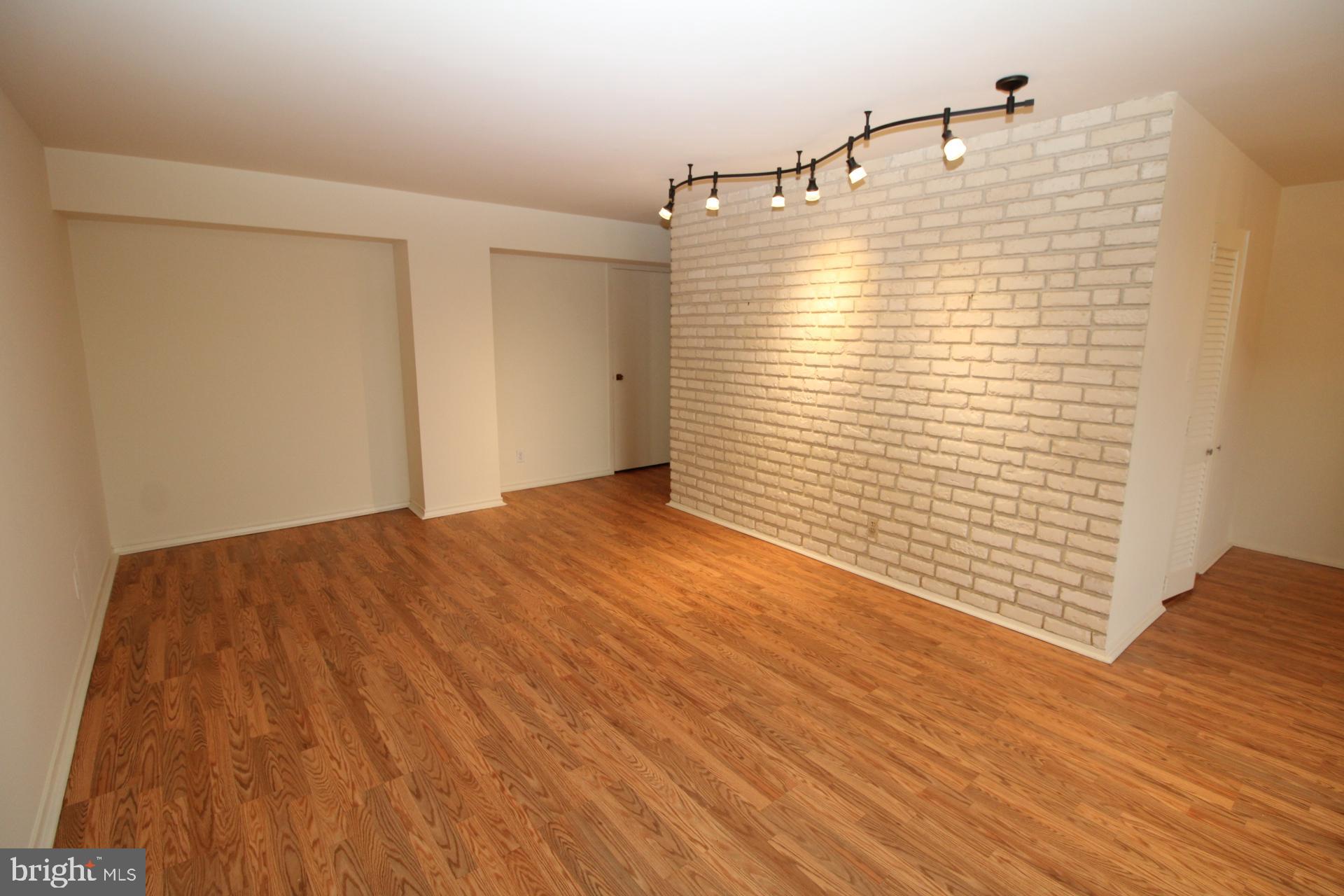 9701 Fields Road, Unit 407 Gaithersburg, MD 20878 - Photo 12 of 29 Living Room