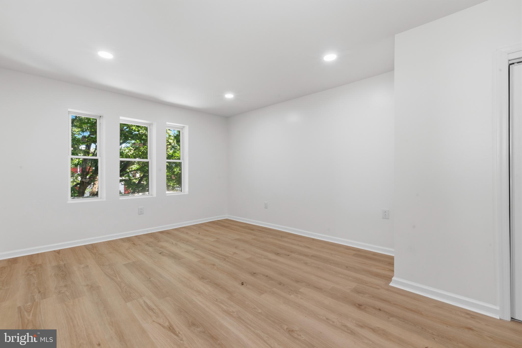 83 West Sharpnack Street Philadelphia, PA 19119 - Photo 22 of 38