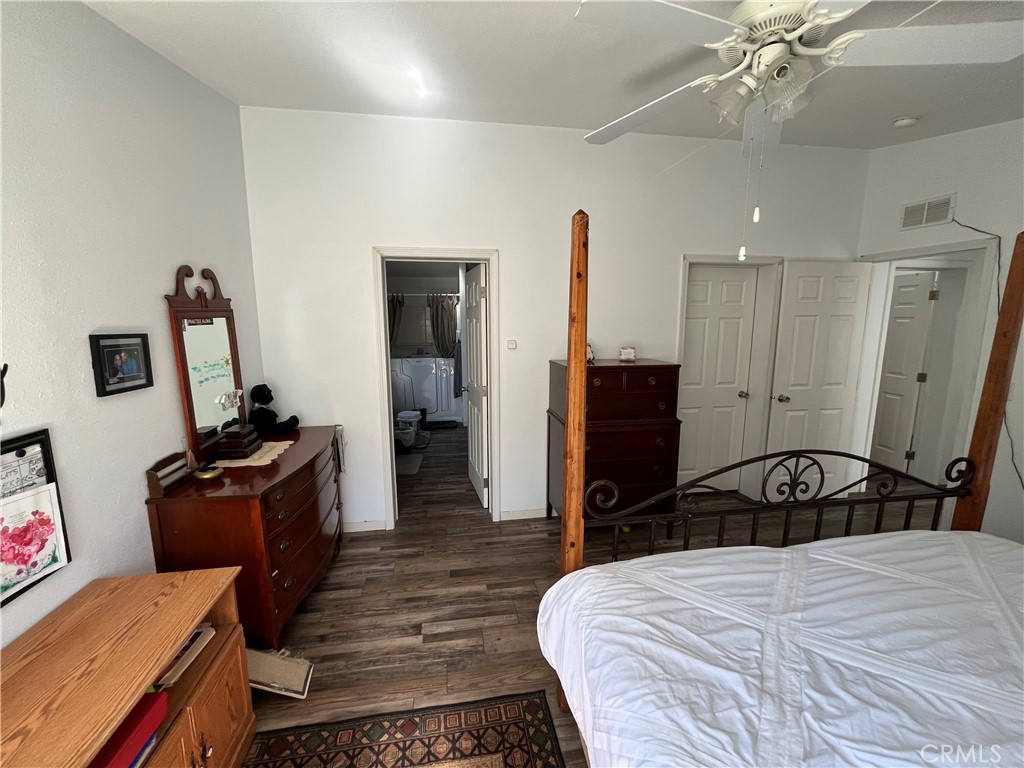 39950 7 Oaks Road, Unit 41 Angelus Oaks, CA 92305 - Photo 19 of 27 a bedroom with a bed and a television