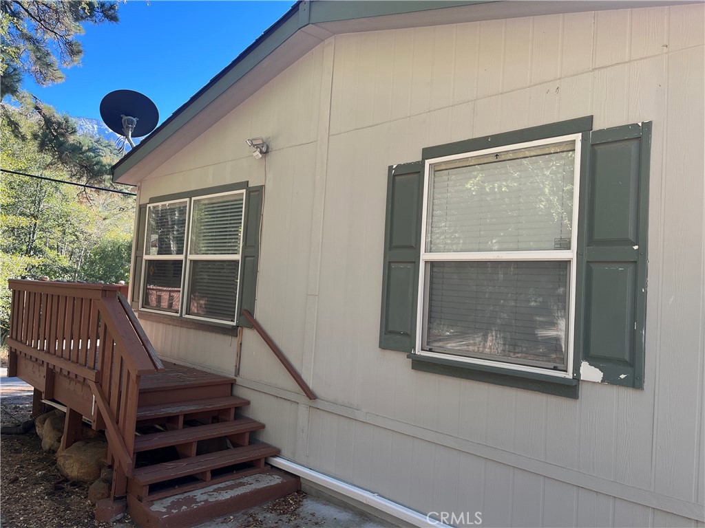 39950 7 Oaks Road, Unit 41 Angelus Oaks, CA 92305 - Photo 3 of 27 a view of deck and deck