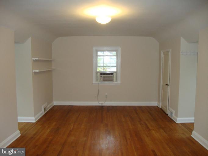 607 Round Oak Road Towson, MD 21204 - Photo 2 of 25 Bedroom
