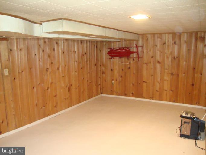 607 Round Oak Road Towson, MD 21204 - Photo 12 of 25 Interior (General)