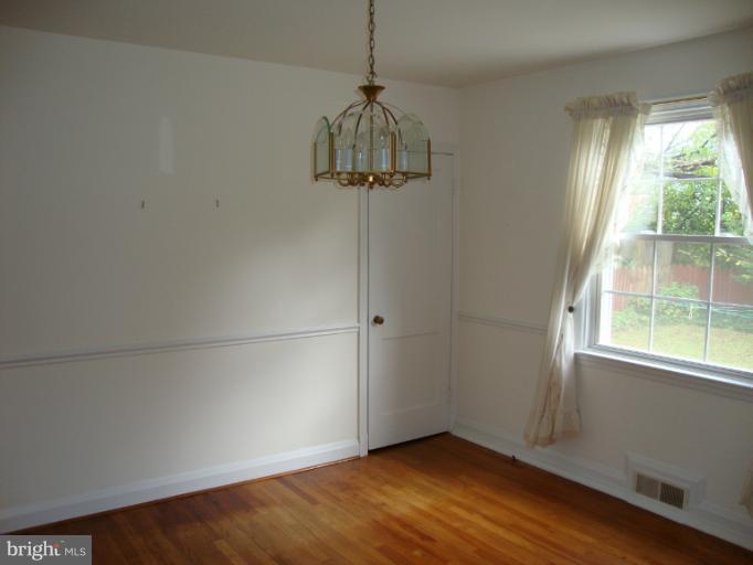 607 Round Oak Road Towson, MD 21204 - Photo 20 of 25 Dining Room