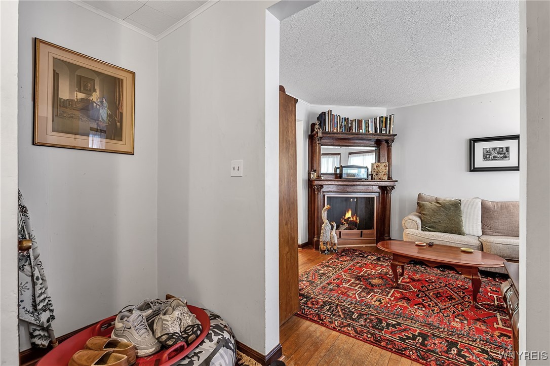 371 Potomac Avenue Buffalo, NY 14213 - Photo 4 of 31