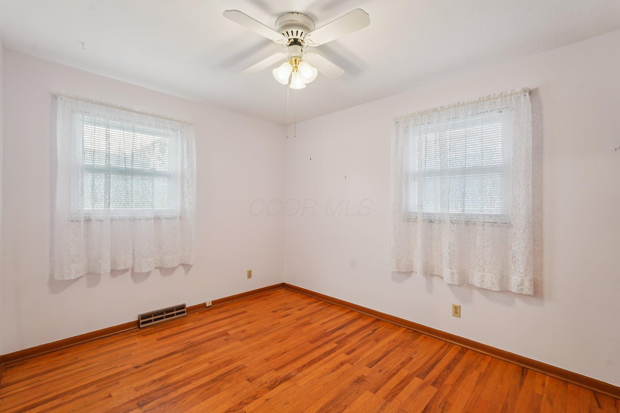 5575 Karl Road Columbus, OH 43229 - Photo 21 of 29 Bedroom 2