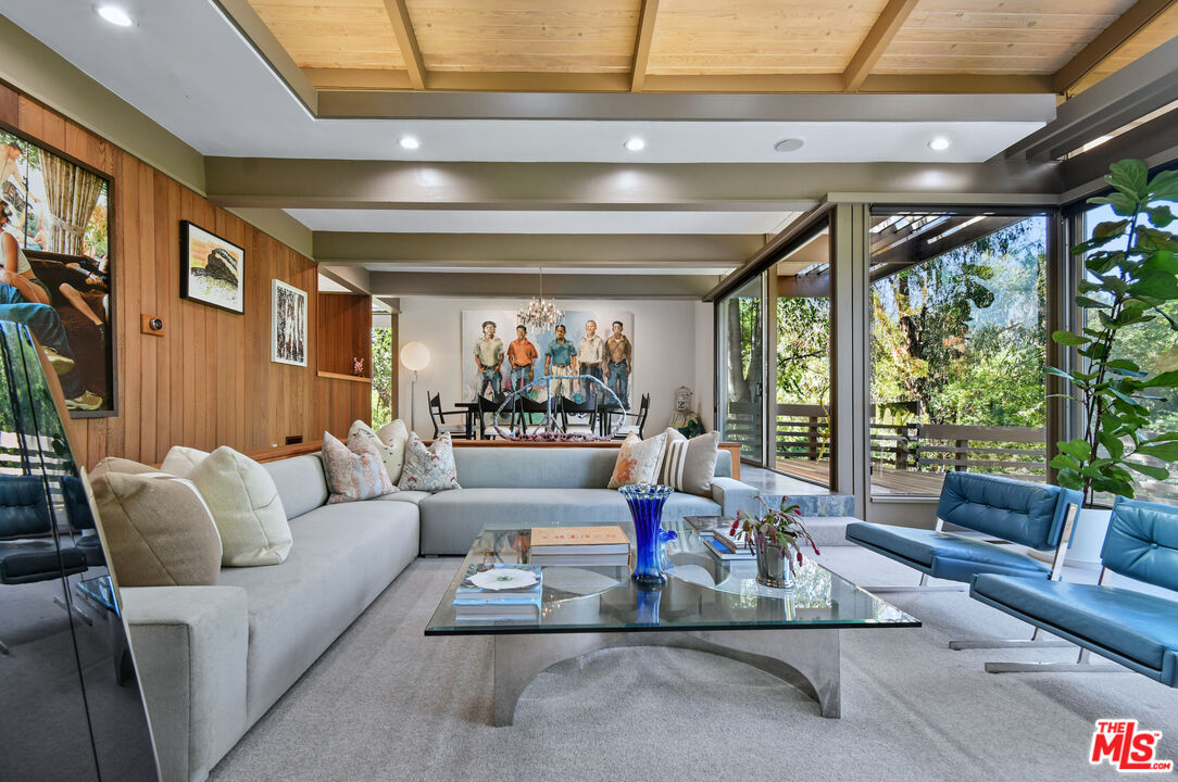 17269 Oak View Drive Encino, CA 91316 - Photo 9 of 45 Gallery Image 9